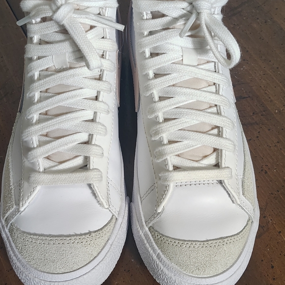 Nike 77 Blazers Women's Size 7.5 High Top Athletic Shoes White Beige EUC - Picture 5 of 9
